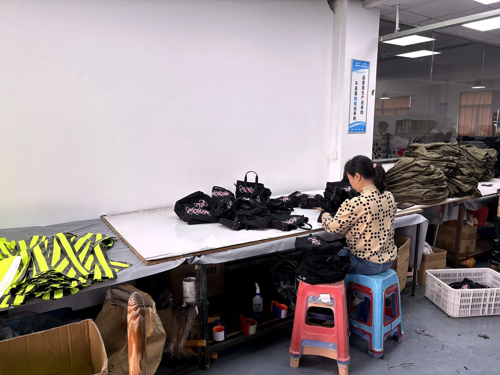 08 Assembly Workstation - Factory media