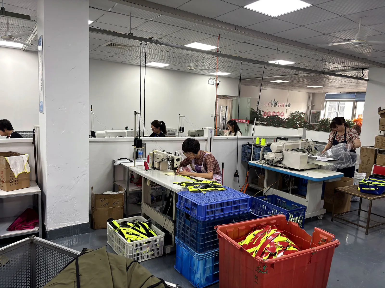 13 Production Teamwork - Factory media
