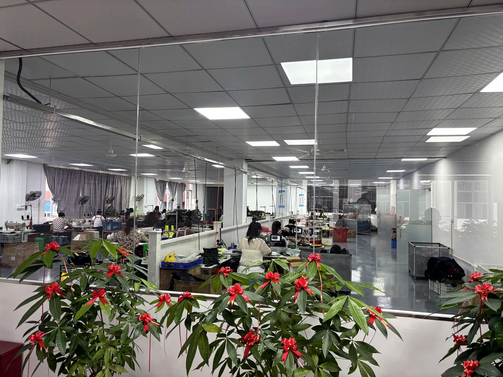 18 Production Floor Overview C - Factory media